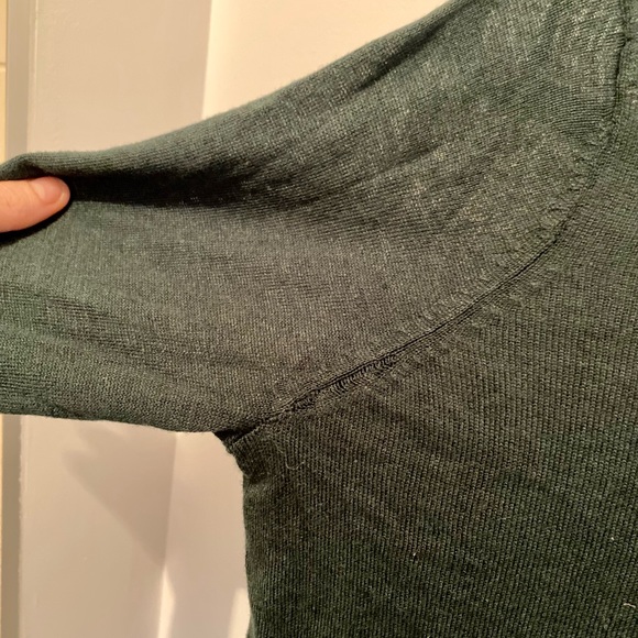 Dark green v-neck sweater from ONLY, size medium - Picture 2 of 3